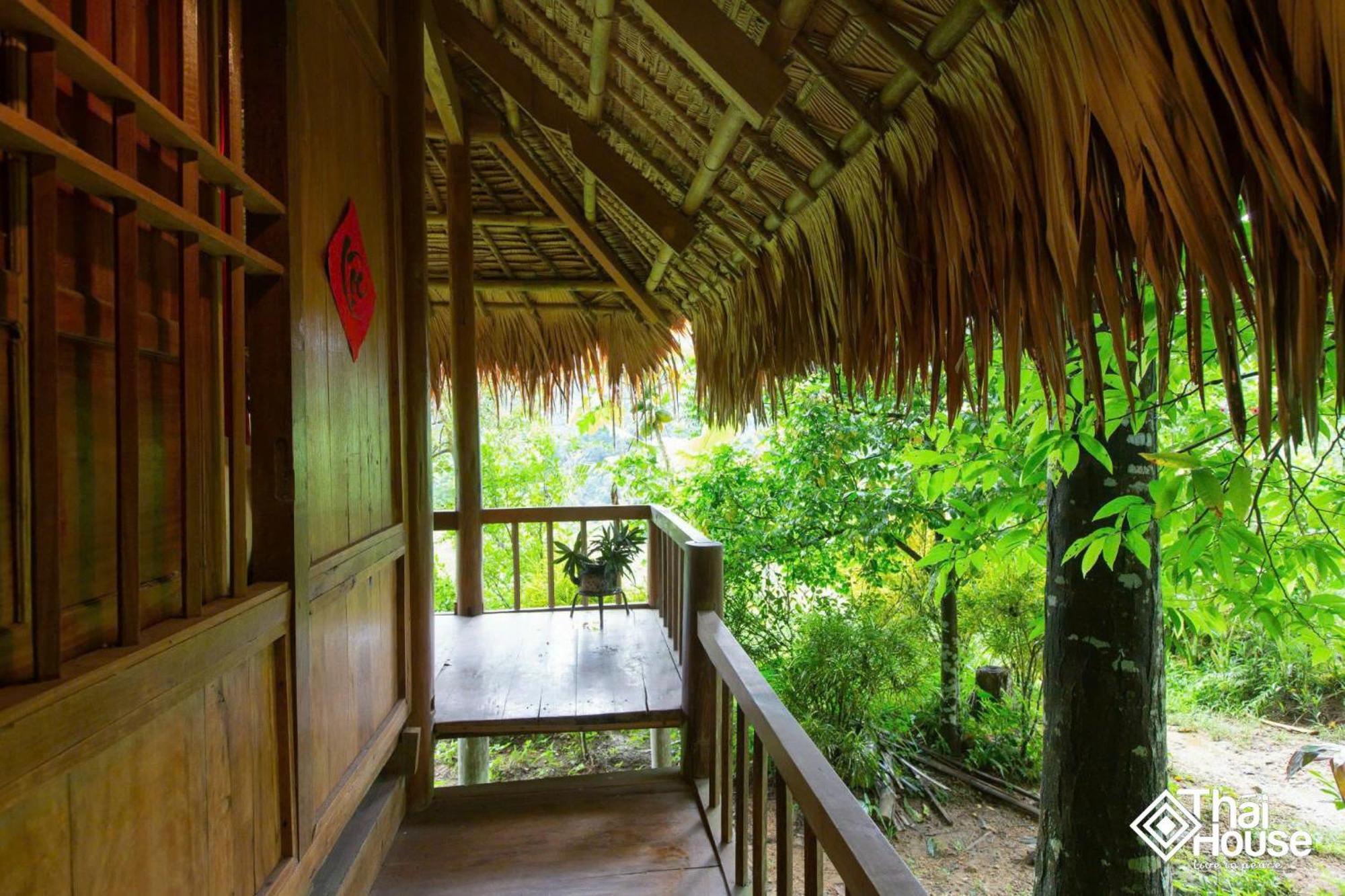 Thai House Pu Luong - Century Old Stilt House With Terrace Views Huong Ba Thuoc Dış mekan fotoğraf